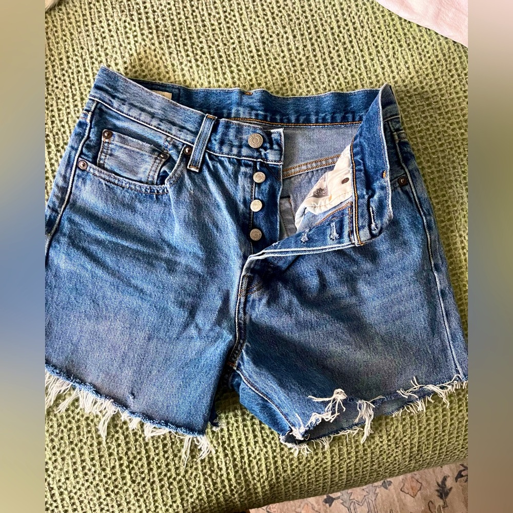 Women’s High Rise Levi’s Jean Shorts